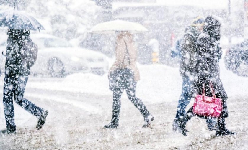 Опасно време в събота: жълт код за силен вятър и снеговалежи в няколко области