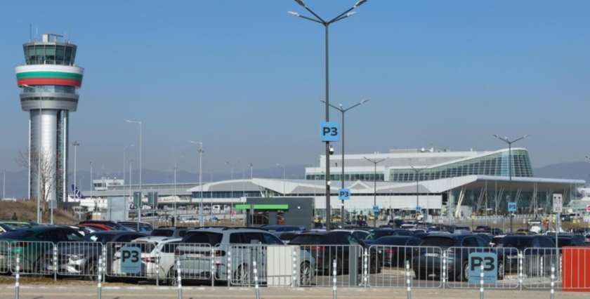 Летище "Васил Левски" вече работи в нормален режим 