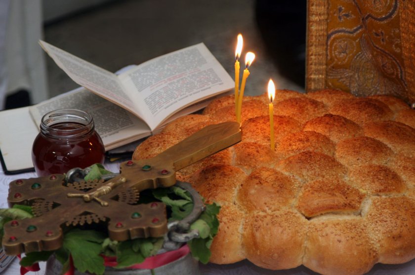 На 5 януари отбелязваме Попова Коледа. Празникът е наричан още