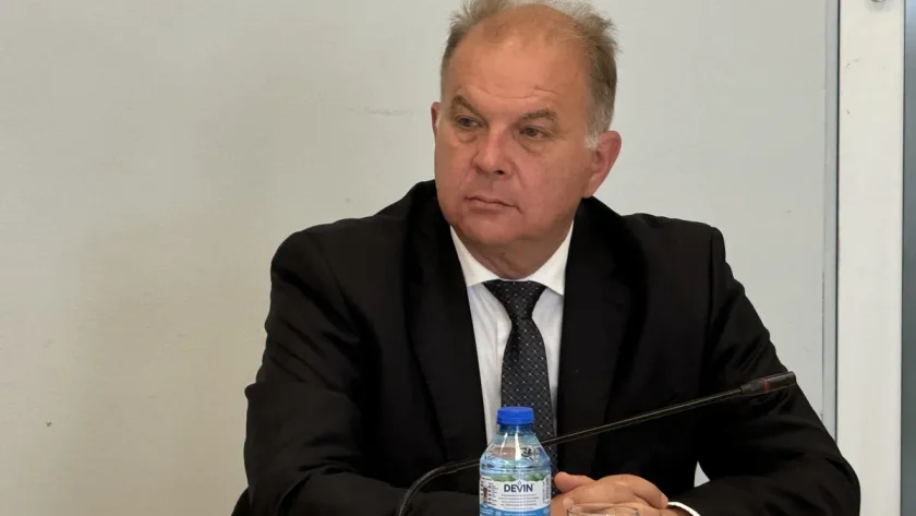 Радомир Чолаков брани търговските вериги