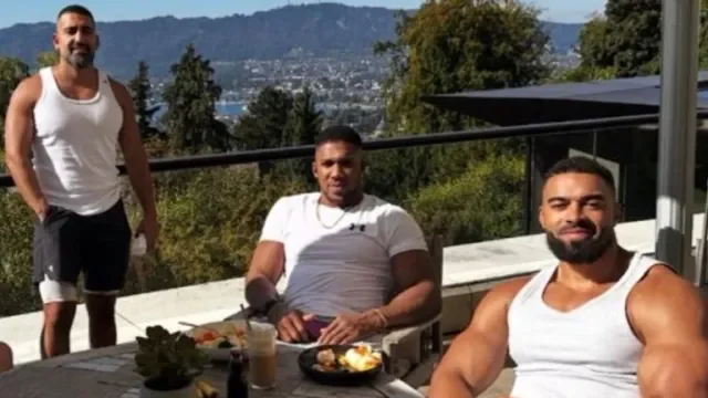 В зверската катастрофа: Антъни Джошуа загуби двама от най-близките си