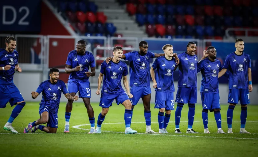 Бурен вятър за първата контрола на Левски 