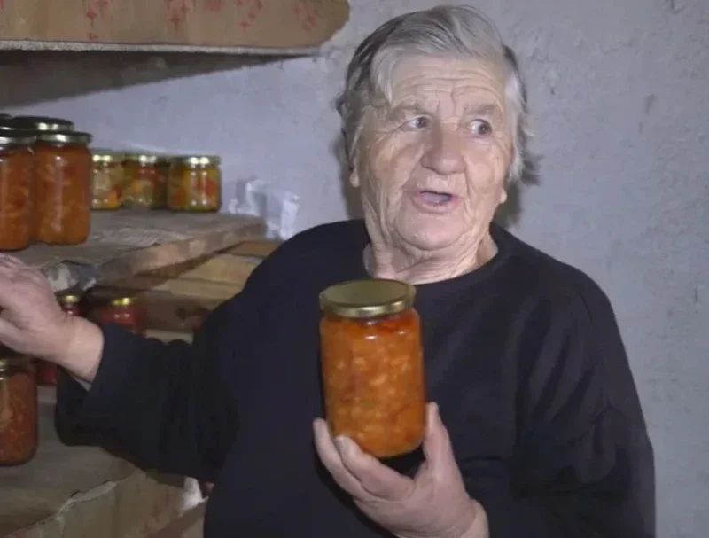 Баба Бориска за първата пенсия в евро: Колко са хубави само - зелени, червени