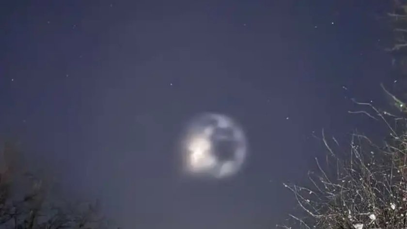 Граждани заснеха светещ обект над Враца и Монтана (ВИДЕО)