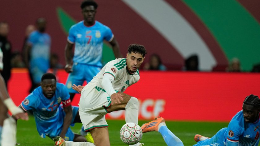 Късен гол изпрати Алжир на 1/4-финалите