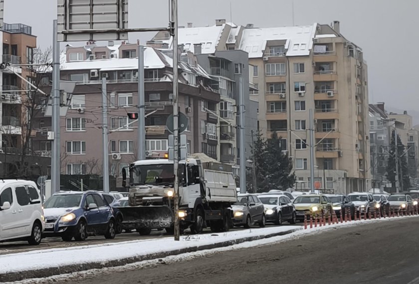 Заради непочистения сняг: 30 катастрофи станаха в София