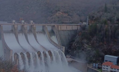 БЕДСТВИЕ! Язовир Ивайловград прелива