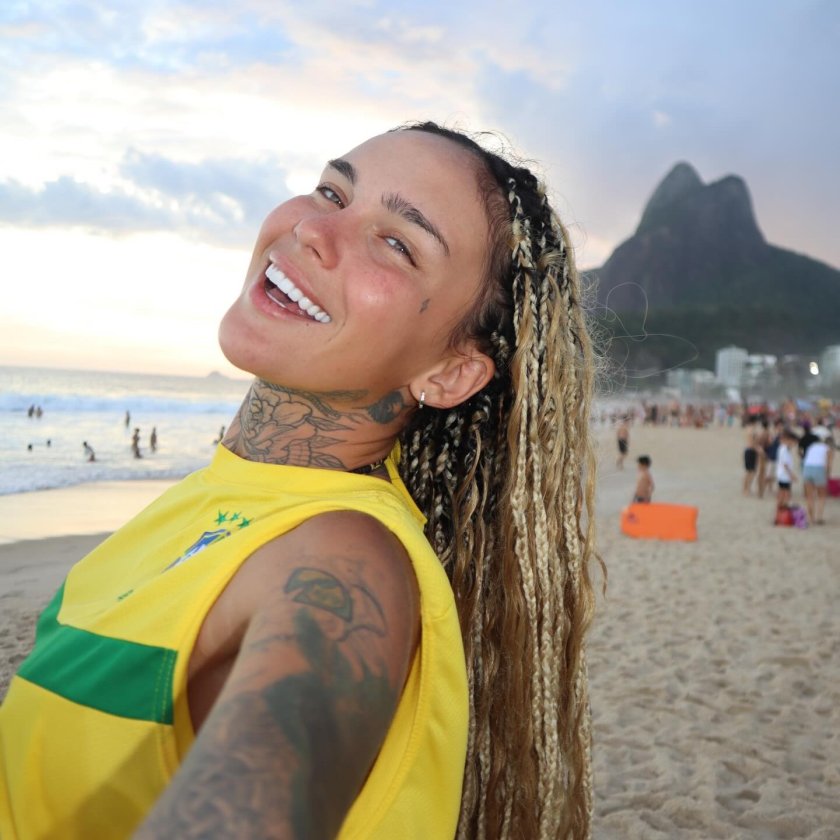 Край с голотиите! Най-богатата БГ онлифенсърка ще се омъжва (Видео)