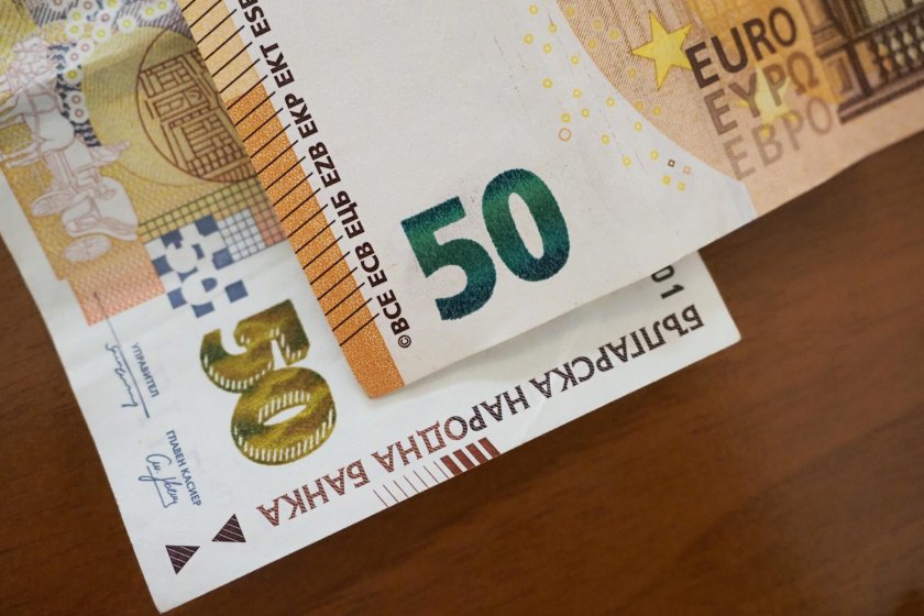 КОПЕЙКИ, РИДАЙТЕ: 50% от левовете са аут от обращение