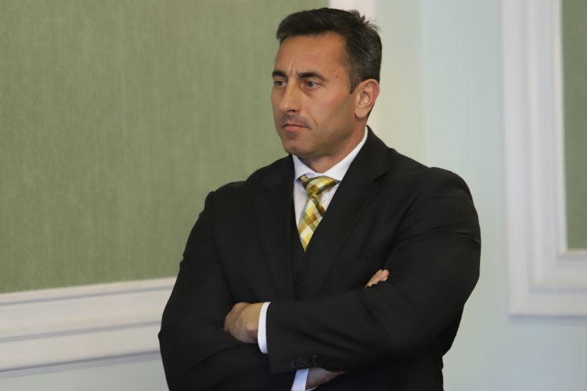 Заплатата на особения управител на Лукойл-България Румен Спецов се оказа