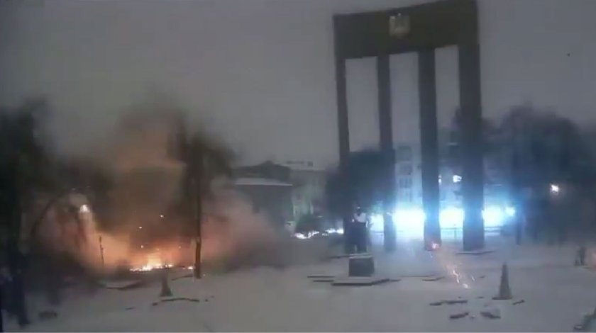 Руски удари по детска площадка в Лвов и жилищна сграда в Киев