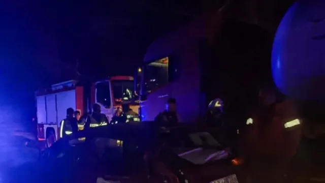 Верижна катастрофа с 3 коли затвори пътя между Симитли и Банско