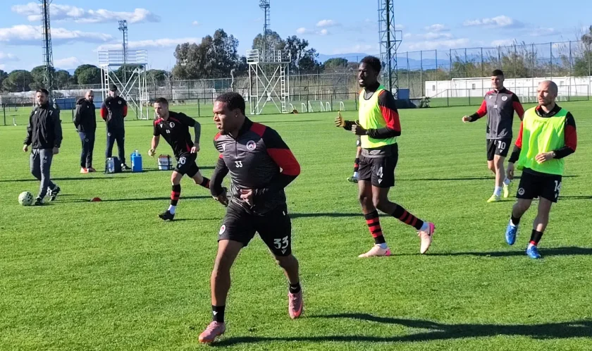 Звезда на Локо Сф дебютира пред погледа на Веласкес