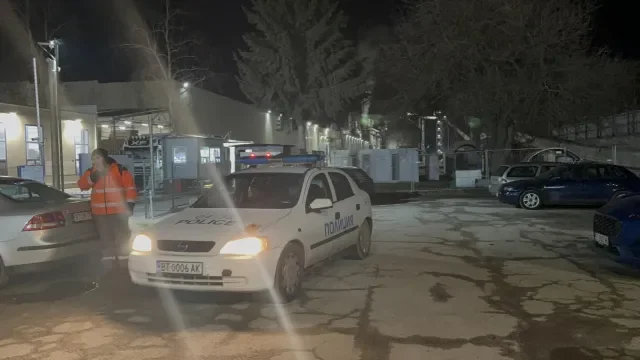 Заради острата смрад: Екоминистърът спря работата на "Кроношпан" във Велико Търново