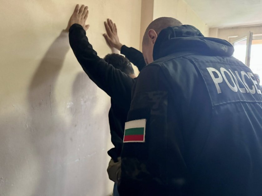 Заловеният с дрога син на Бобоков свестяван от полицаи