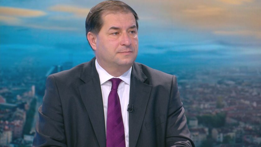 Доц. Борислав Цеков: Не е добра идея в 12 без 5 да правим радикални промени в Изборния кодекс