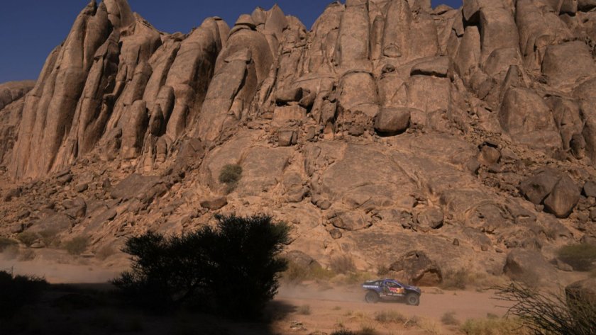 Доминация на "Форд" на рали "Дакар"