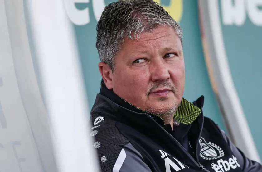 Връщат Любо Пенев с частния самолет на олигарх