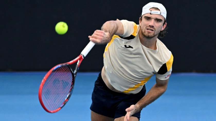 Обрат прати Томаш Махач на финала в Аделаида