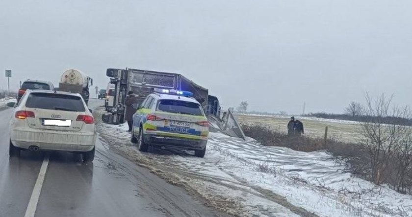 Зърновоз се обърна на разклона на Осеново в посока Варна
