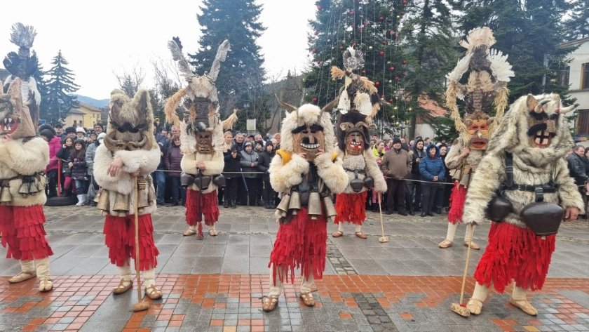 Започва &bdquo;Сурва&ldquo;: Спектакъл с 250 изпълнители открива фестивала в Перник