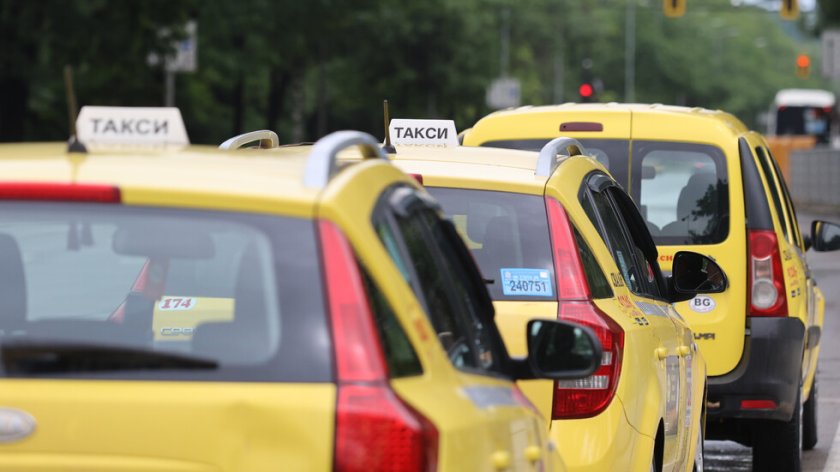 Такситата настояват за контрол върху електронните броячи