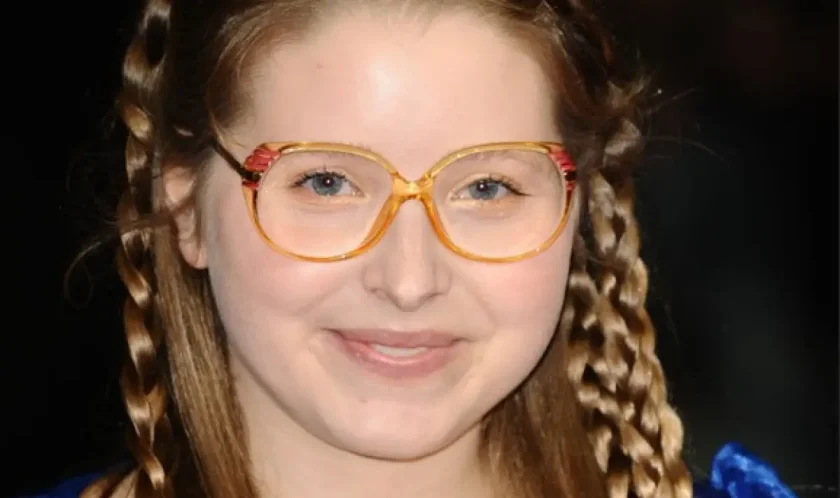 Звезда от "Хари Потър" пита в "ОнлиФенс" какви цици да си избара