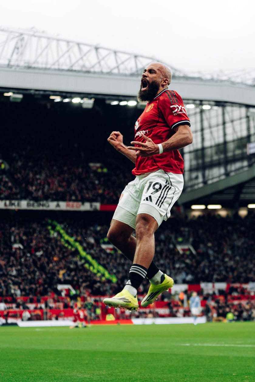 Ман. Юнайтед размаза Сити с новия треньор