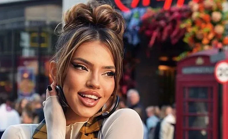 Популярната певица Дара се превъплъти в кукер по време на