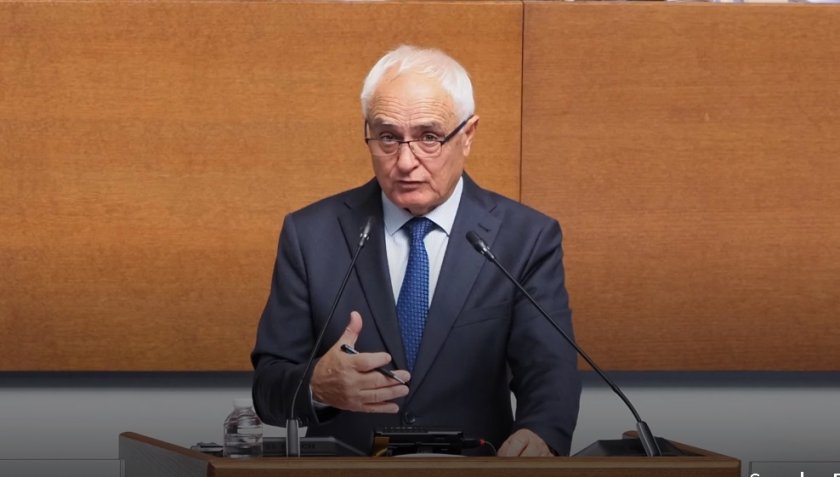 Запрянов: Първите машини "Страйкър" пристигат в България 