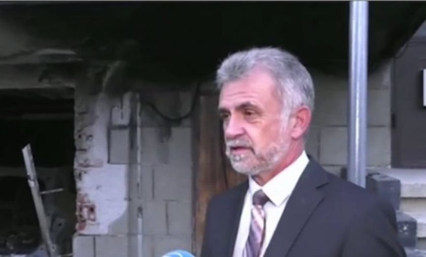 Изверг с качулка преби адвокат Красимир Босев