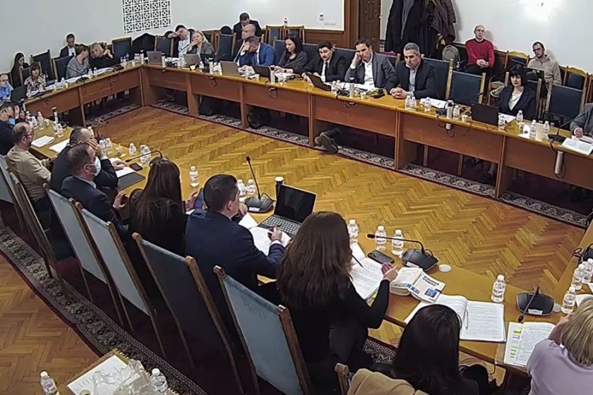 Ще приемат тази нощ поправките на Изборния кодекс