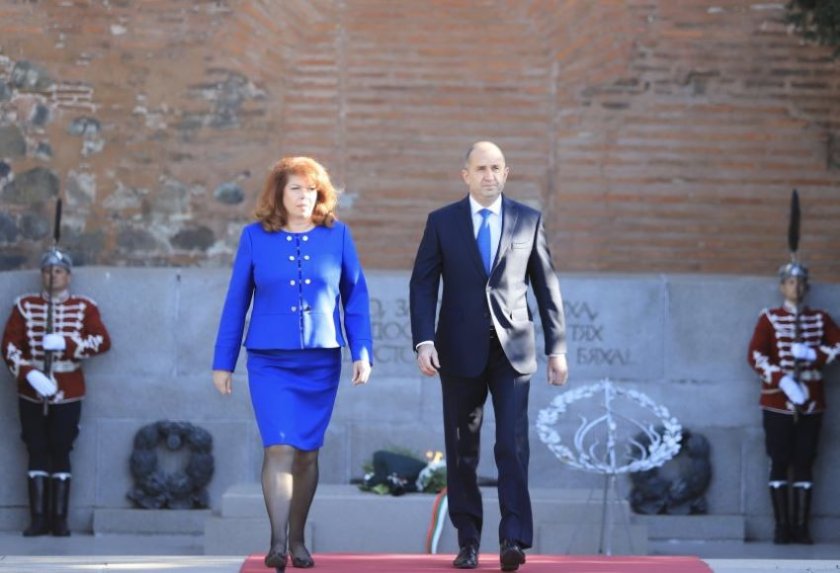 ВРЕМЕ РАЗДЕЛНО: 9 години от встъпването в длъжност на Радев и Илияна Йотова