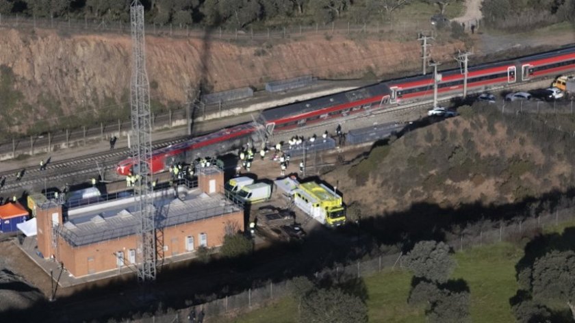 Дефект в релсовия път причинил за тежката жп катастрофа в Испания?