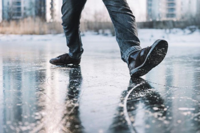 ВНИМАНИЕ! Жълт код за поледици в 3 области