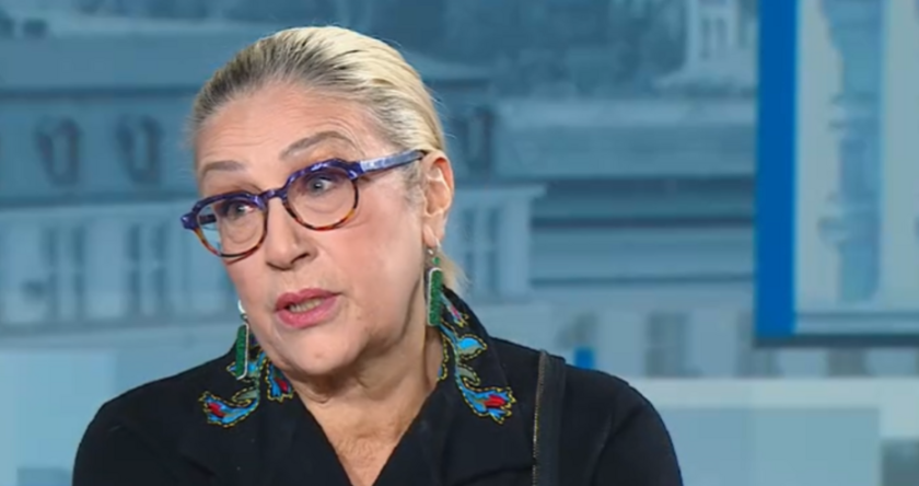 Буруджиева: Румен Радев има за какво да иска прошка