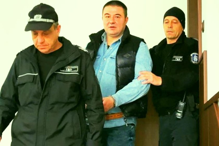 Бившият пловдивски полицай и син на екскмет ще лежи 15 г. за убийството на баба си