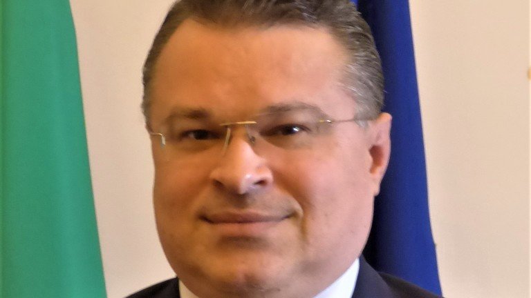 Кабинетът назначи Тодор Стоянов за посланик в Испания 