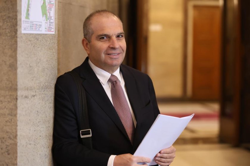 Деца под 14 ще ползват атракциони само с придружител