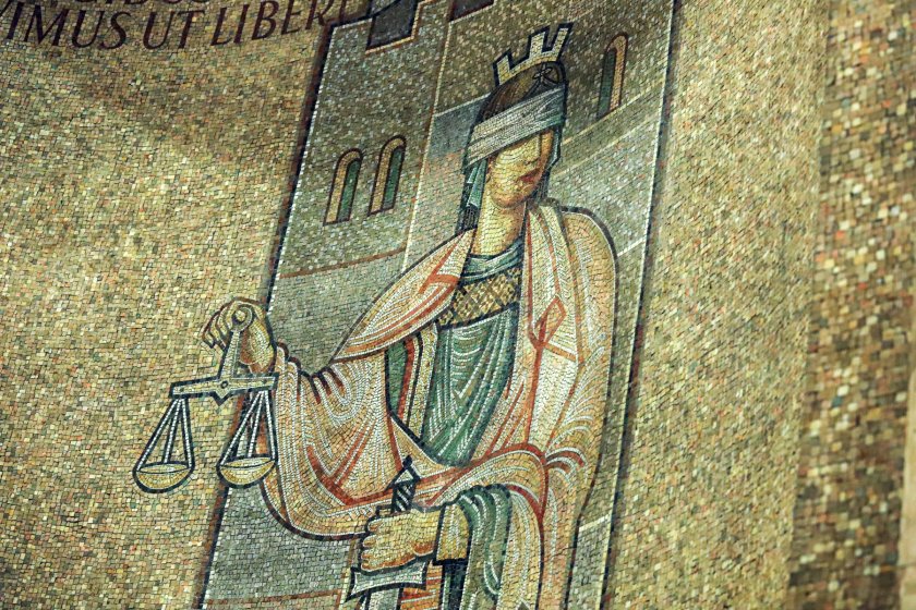 БОЕЦ: Над 11 млн. лева от заплати и бонуси са си поделили в Инспектората към ВСС