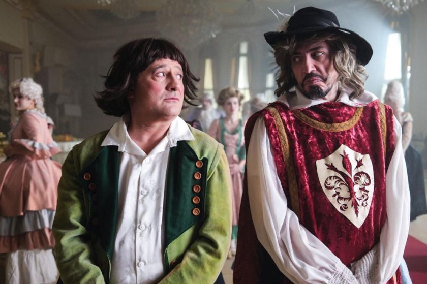 “Като две капки вода се завръща с нов още по-пищен