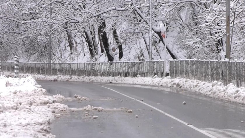 Затвориха прохода Троян-Кърнаре