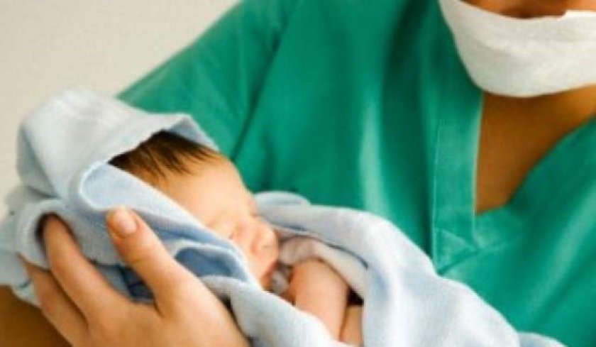 4000 акушерки не достигат в България