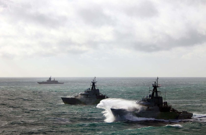 Великобритания прехвана руски военни кораби в Ламанша