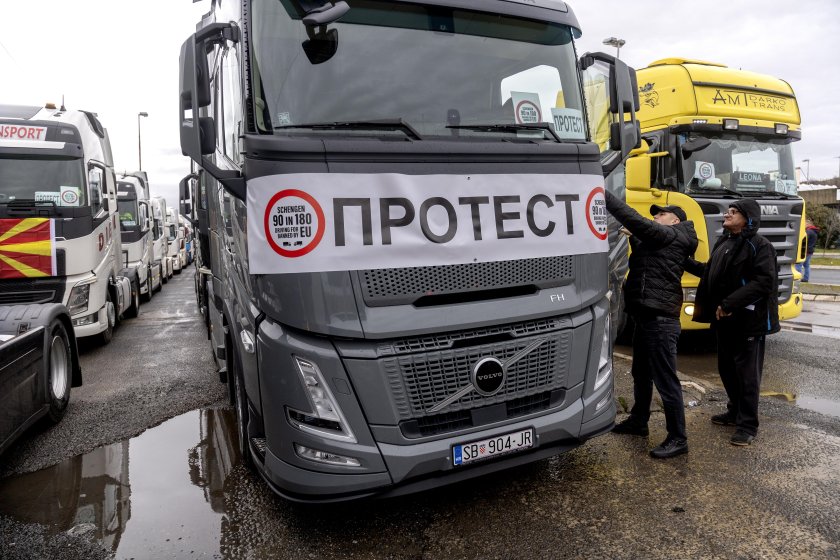 Македонските превозвачи вдигат блокадите