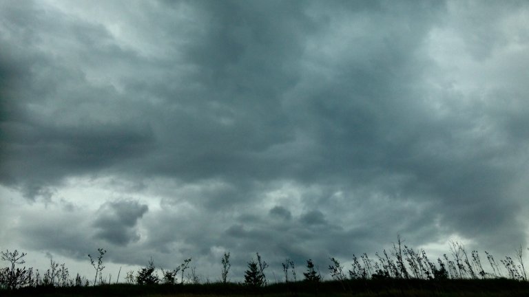 Мъгли, облаци и слаб дъжд ни чакат в събота