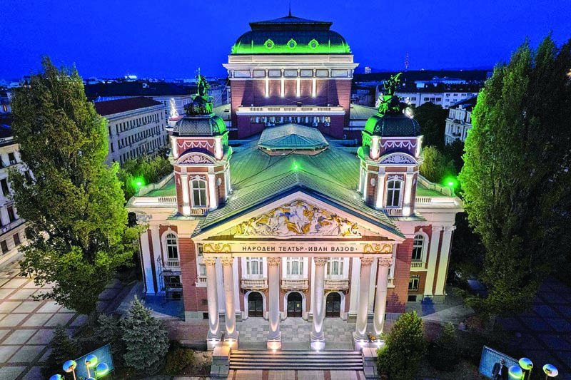 Народният театър ще ползва военни имоти, в които ще изгради