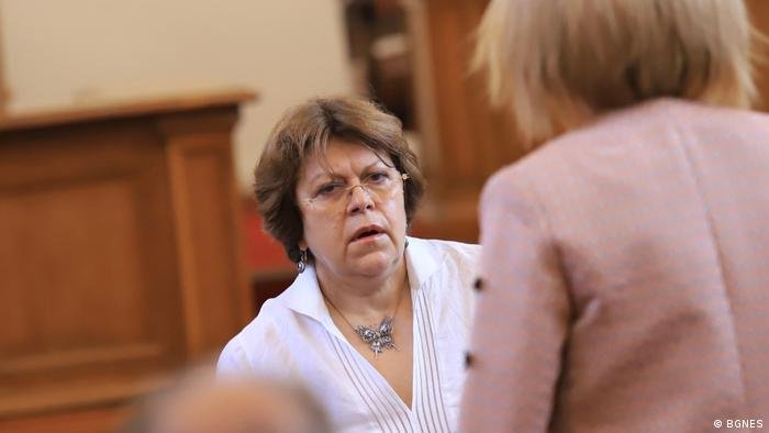 Татяна Дончева май мъничко завижда на мацките, които се изредиха на консултации в Президентството