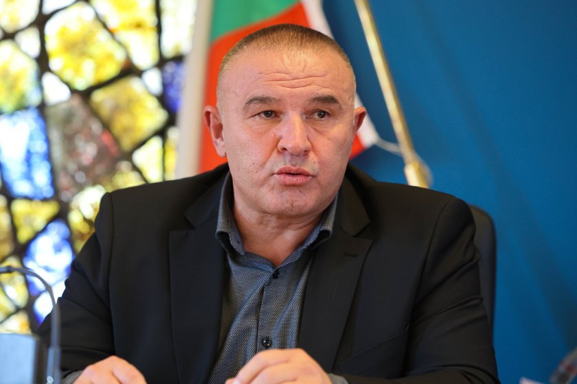 Стефан Ботев се оттегля от управата на щангите