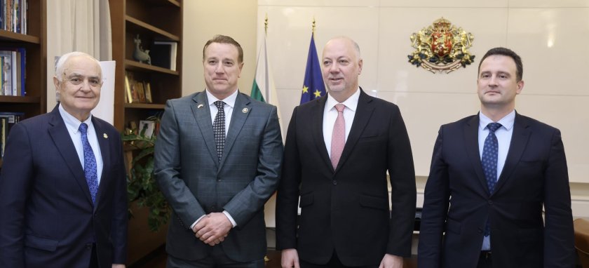 АМЕРИКАНИЗИРАНЕТО ПРОДЪЛЖАВА: Росен Желязков се срещна с виден конгресмен 